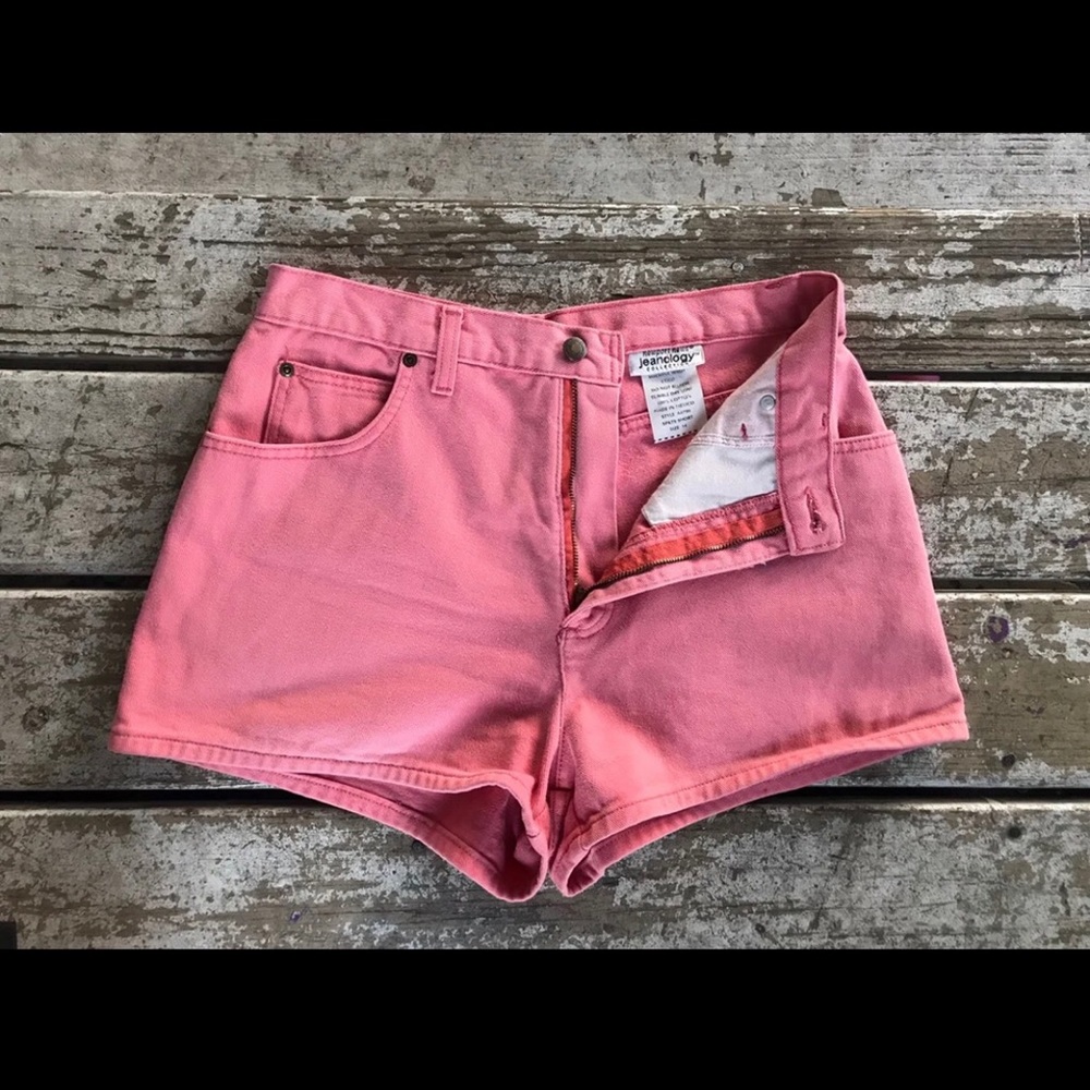 Vintage/retro high waisted “mom” denim shorts